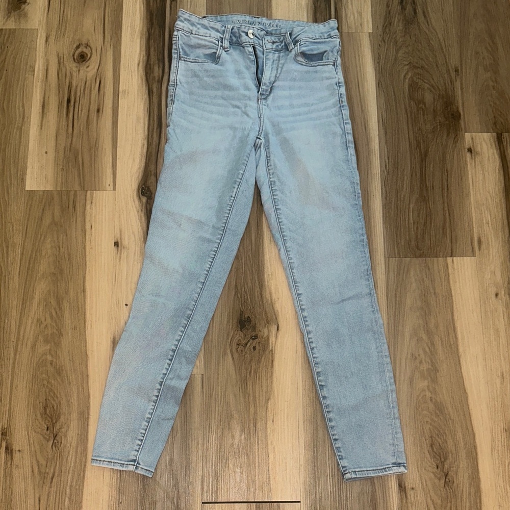 American Eagle Outfitters Light Wash Skinny Jeans